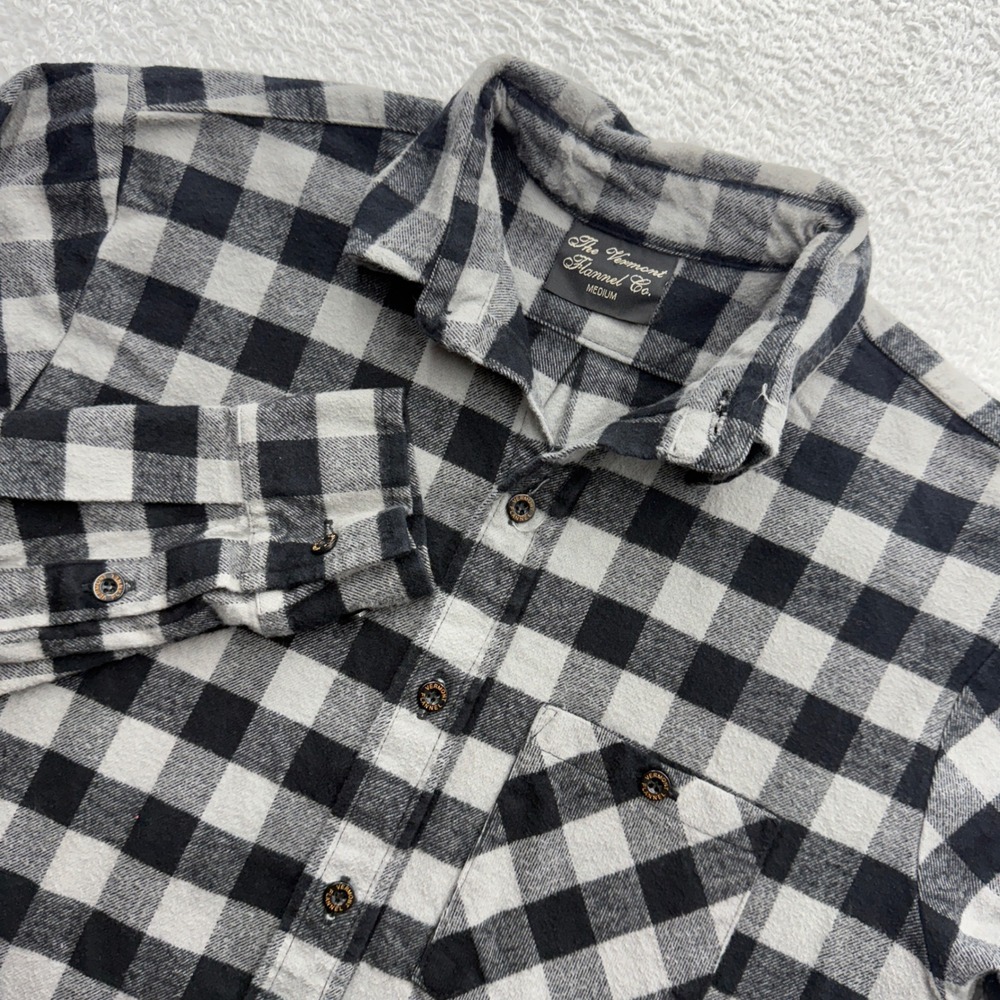 The Vermont Flannel Co Mens Medium Buffalo Plaid Cotton Shirt Black Grey USA